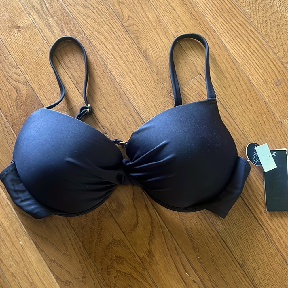 Black bikini top light push up twisted front size large